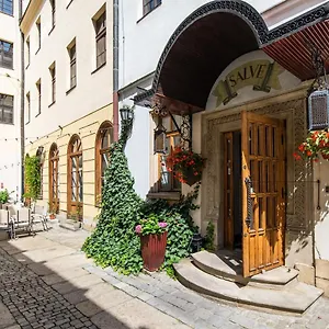 Dwór Polski 4*, Wrocław Polska