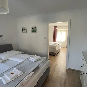 https://gstewohnung-schlossblick.saalbachhinterglemmhotels.com