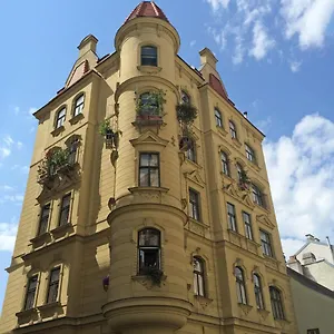 Apartment 7th Heaven Center